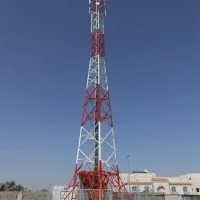 Existem precauções de segurança a serem tomadas ao usar um mastro telescópico?