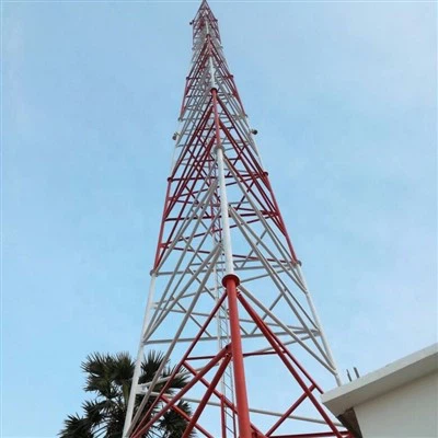 Torre de treliça de aço autoportante
